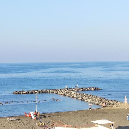 Apartment With Seaview Casa Davidoff ليدو دي أوستيا المظهر الخارجي الصورة
